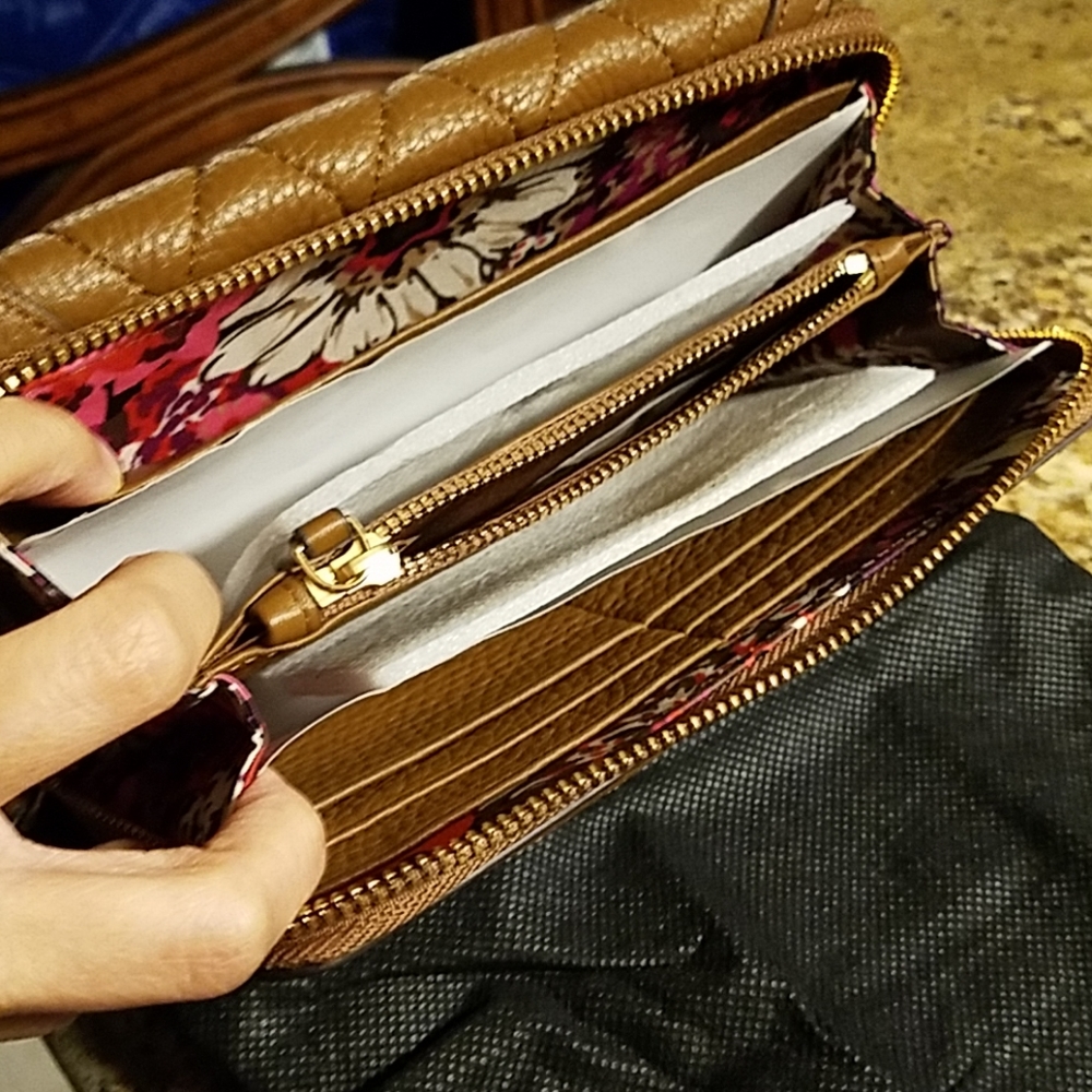 NWOT Vera Bradley Leather Ultimate Wristlet - Picture 4 of 5